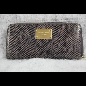 Michael Kors Burgundy Zipper Wallet